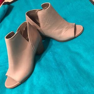 Sorel Nadia Leather Peep Toe